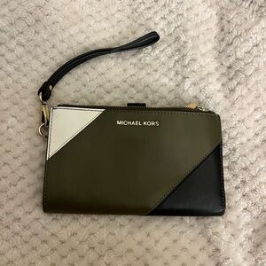 Michael Kors wallet wristlet